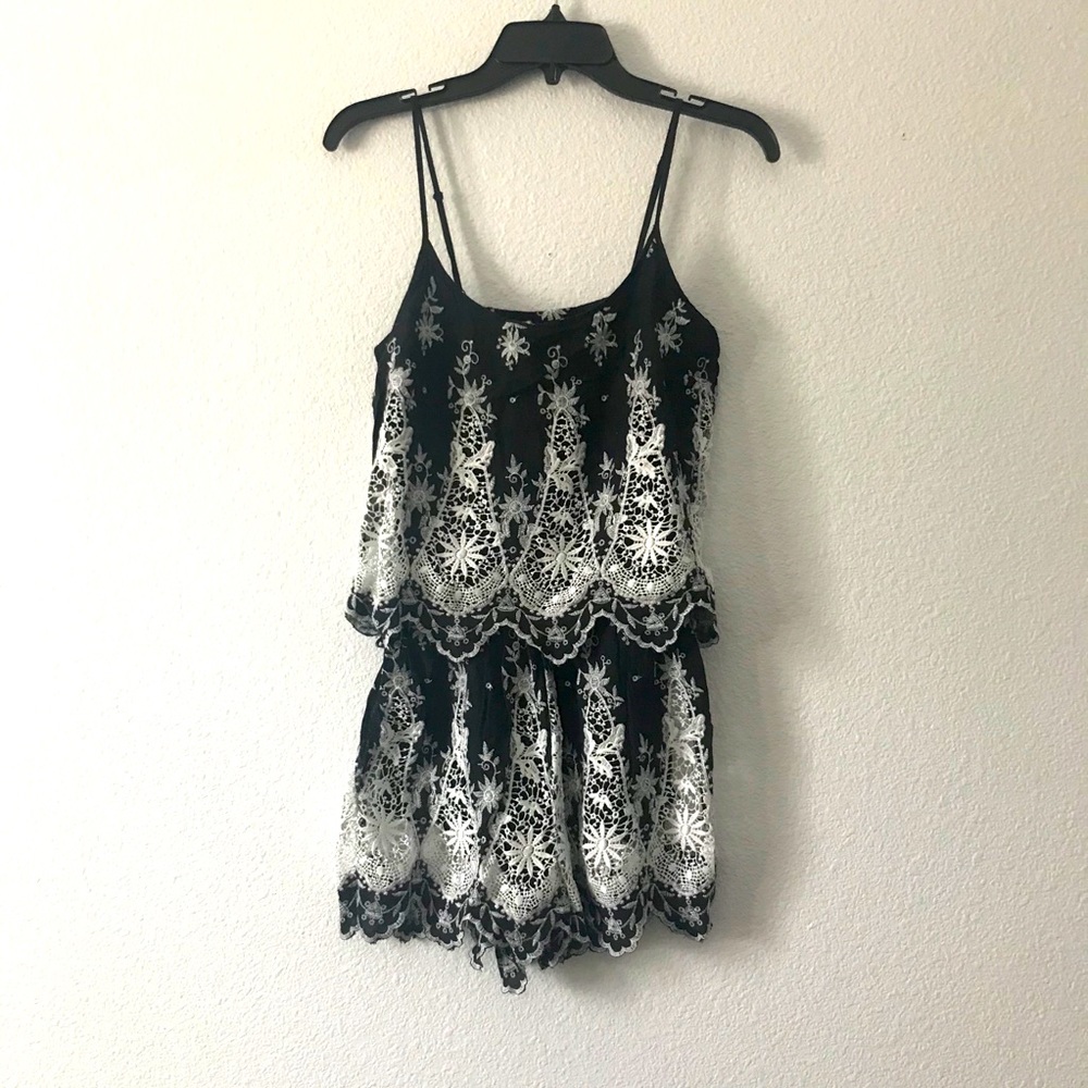 Gianni Bini Medium Romper Crochet Floral